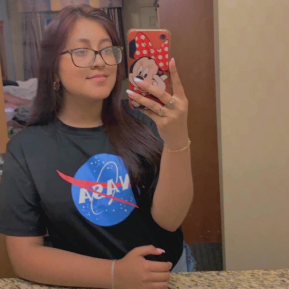 Meet your Posher, Carla